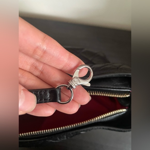 Chanel Gabrielle Hobo Quilted Aged Calfskin in Medium - Picture 9 of 16